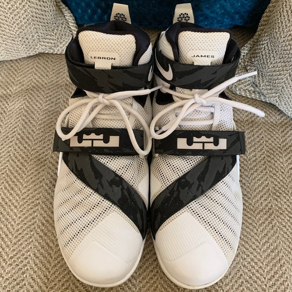 2015 NIKE LeBron James Soldier 9 Sz 12